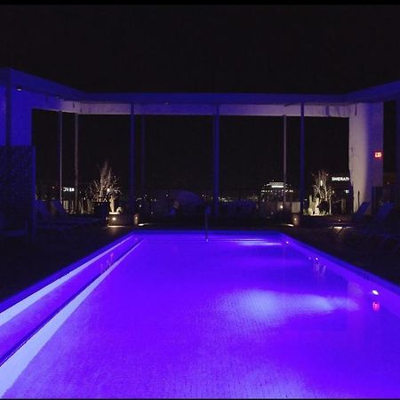 Couples Getaway Highrise Dwntown Phx Skyline Views Apartment Финикс Екстериор снимка